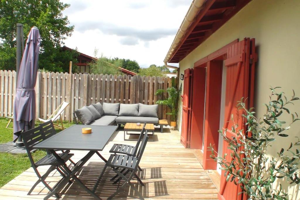 Maison Esprit Des Lois La Brède Extérieur photo